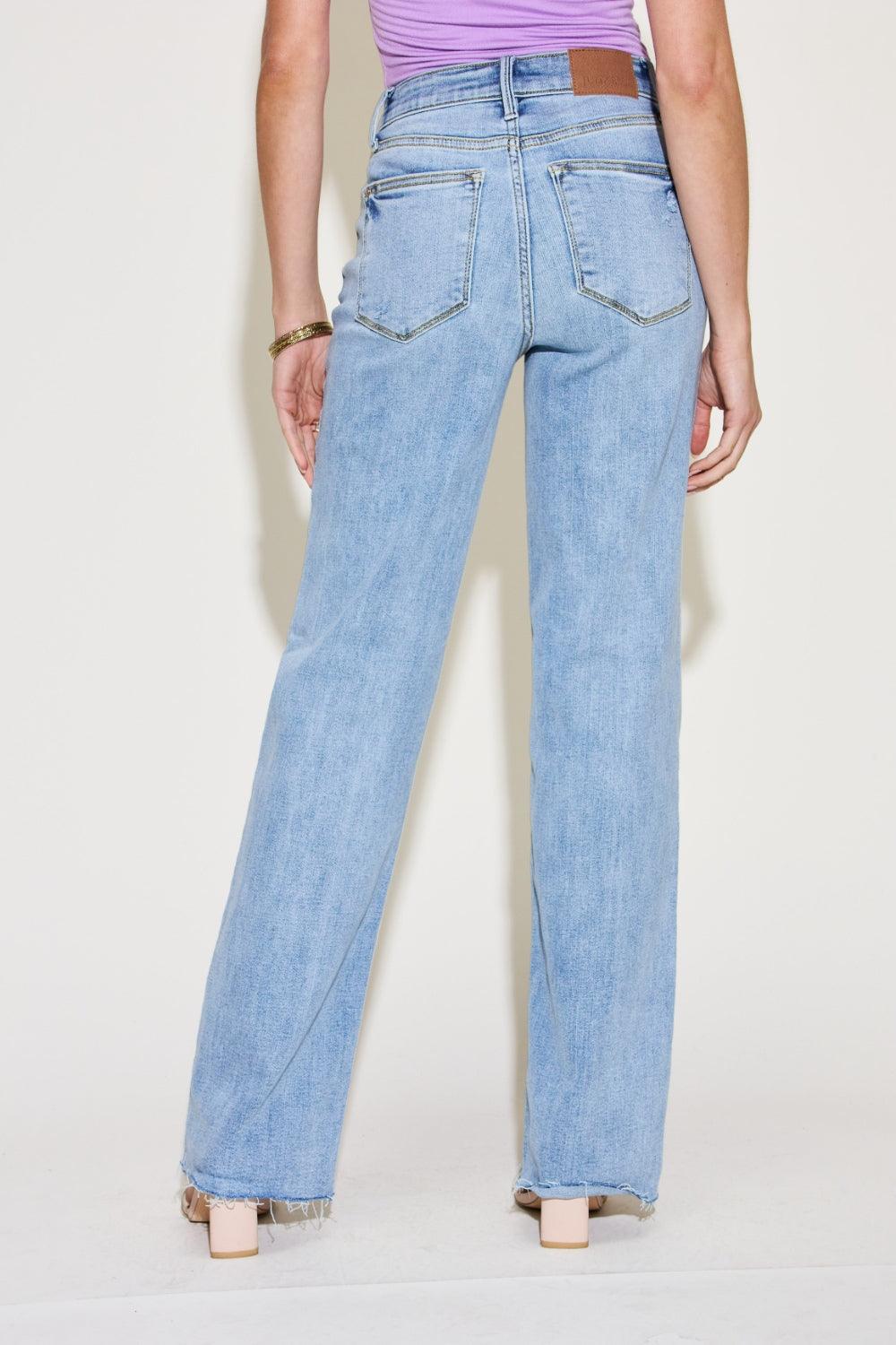 The V Front Waistband Straight Jeans are a stylish and contemporary wardrobe staple. With their modern V-shaped waistband, these jeans add a fashionable twist to the